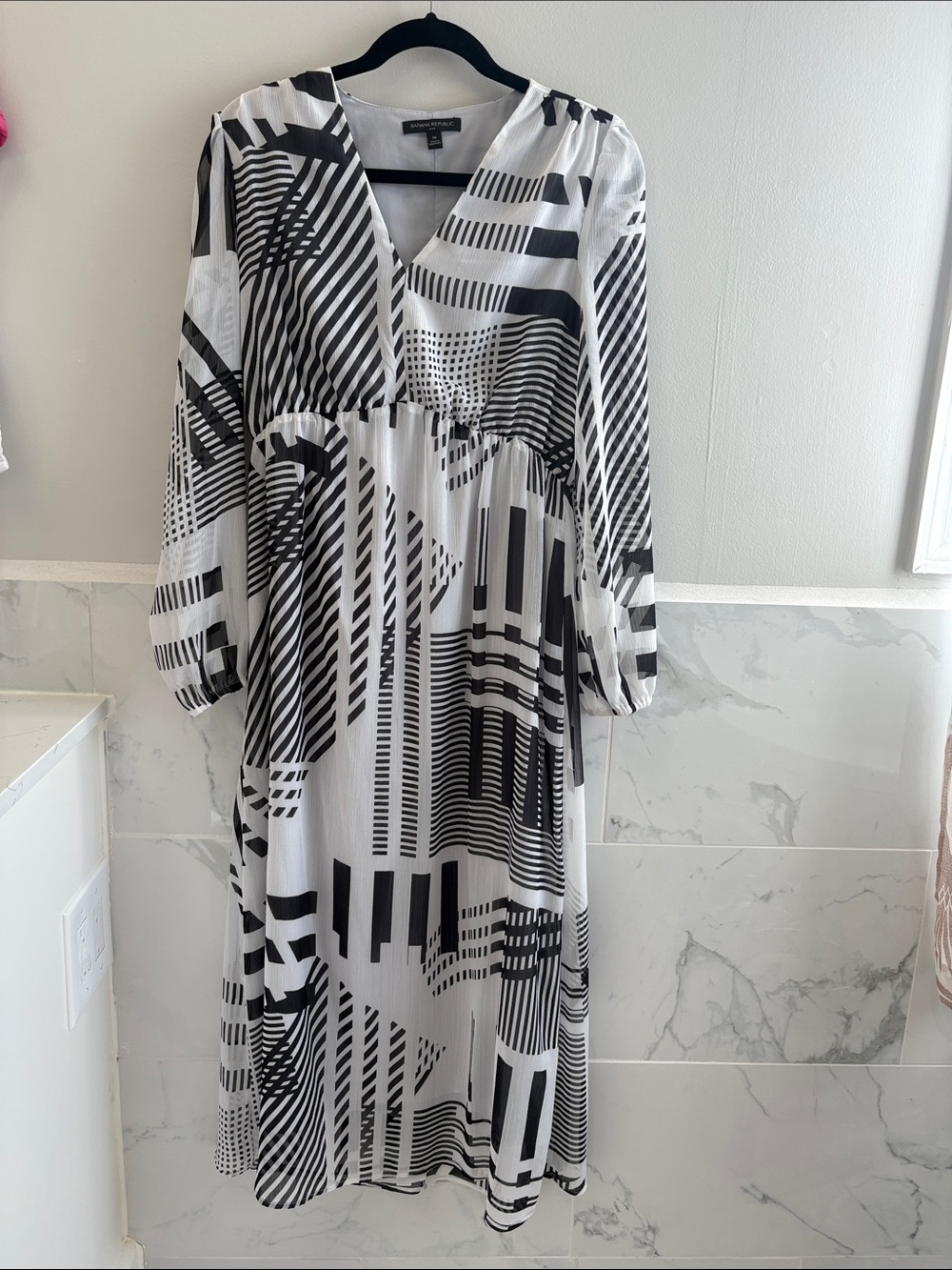 Banana Republic Monochrome Graphic V-Neck Maxi Dress